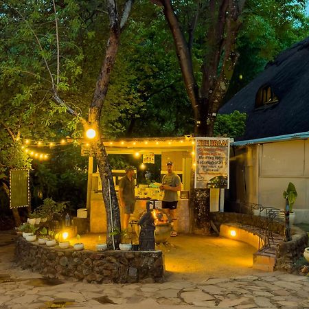 Victoria Falls Backpackers Lodge Bagian luar foto