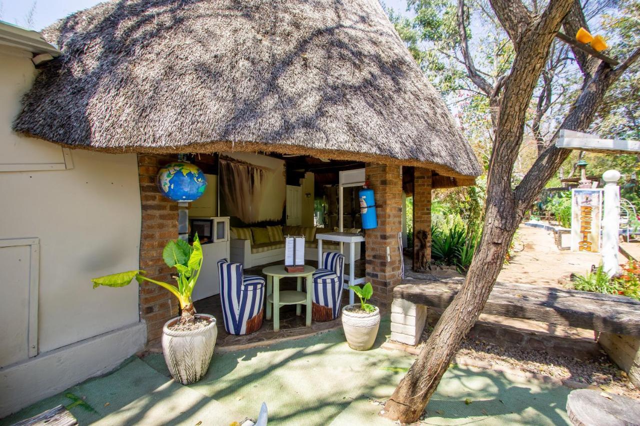Victoria Falls Backpackers Lodge Bagian luar foto