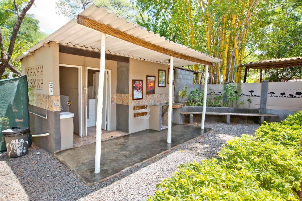 Victoria Falls Backpackers Lodge Bagian luar foto