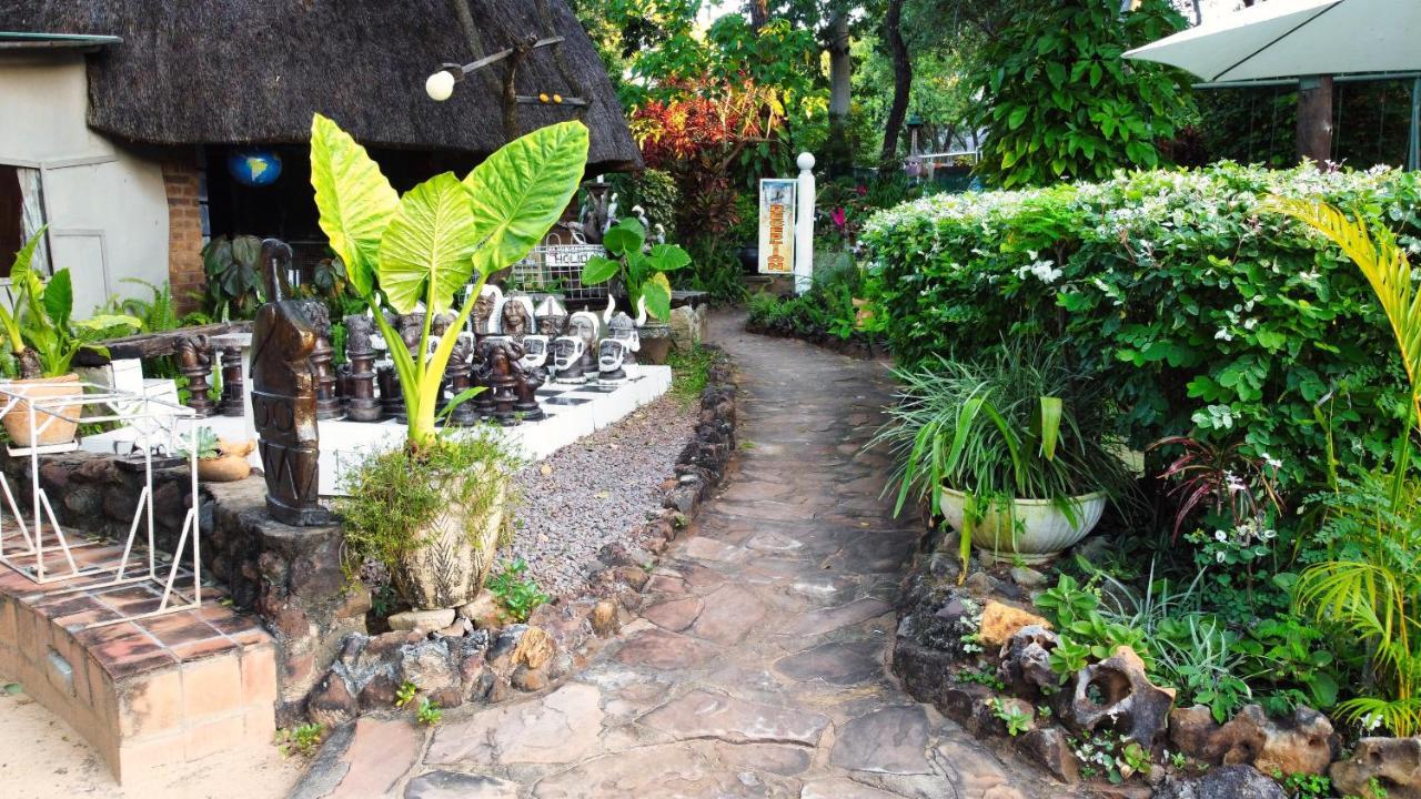 Victoria Falls Backpackers Lodge Bagian luar foto