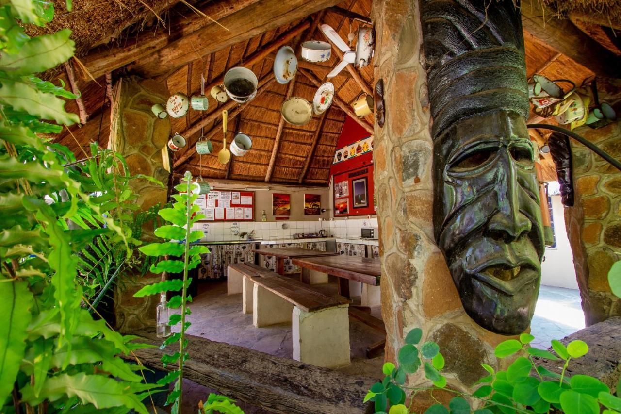 Victoria Falls Backpackers Lodge Bagian luar foto