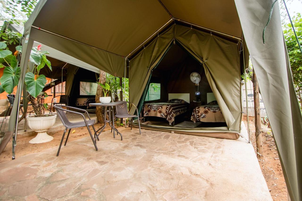 Victoria Falls Backpackers Lodge Bagian luar foto