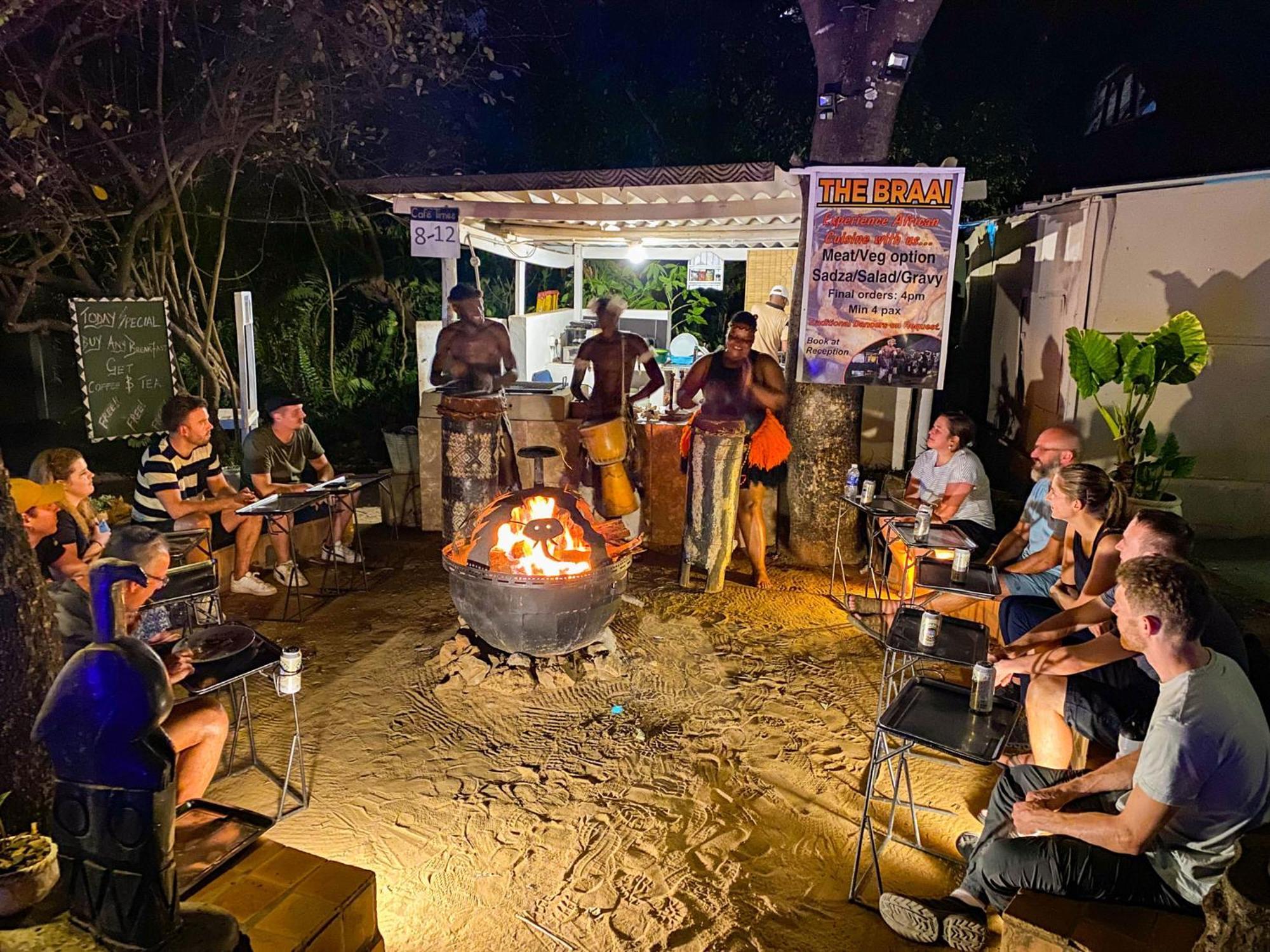 Victoria Falls Backpackers Lodge Bagian luar foto