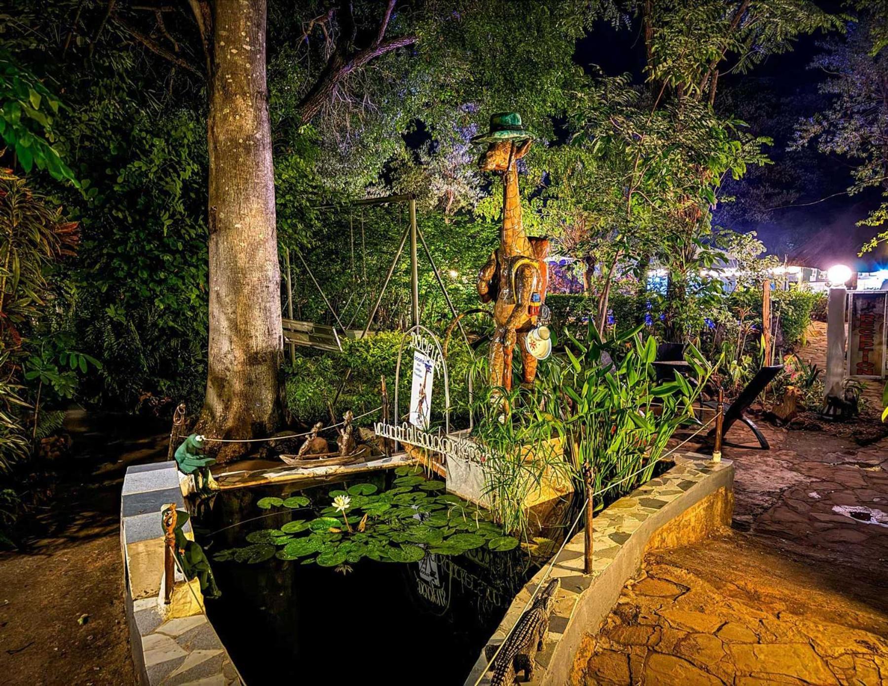 Victoria Falls Backpackers Lodge Bagian luar foto