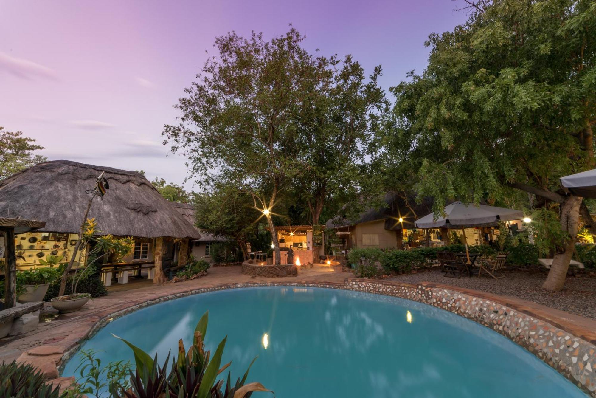 Victoria Falls Backpackers Lodge Bagian luar foto