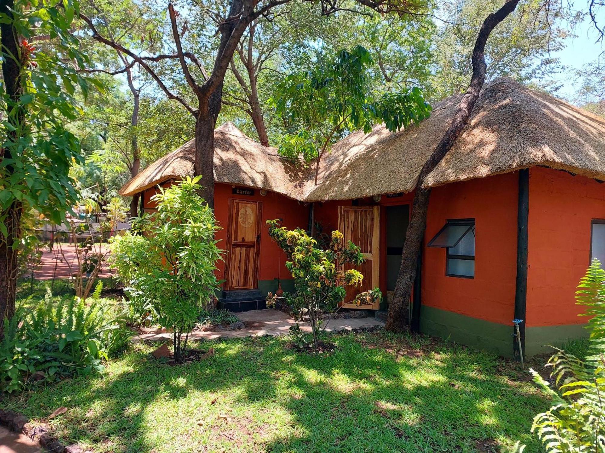Victoria Falls Backpackers Lodge Bagian luar foto