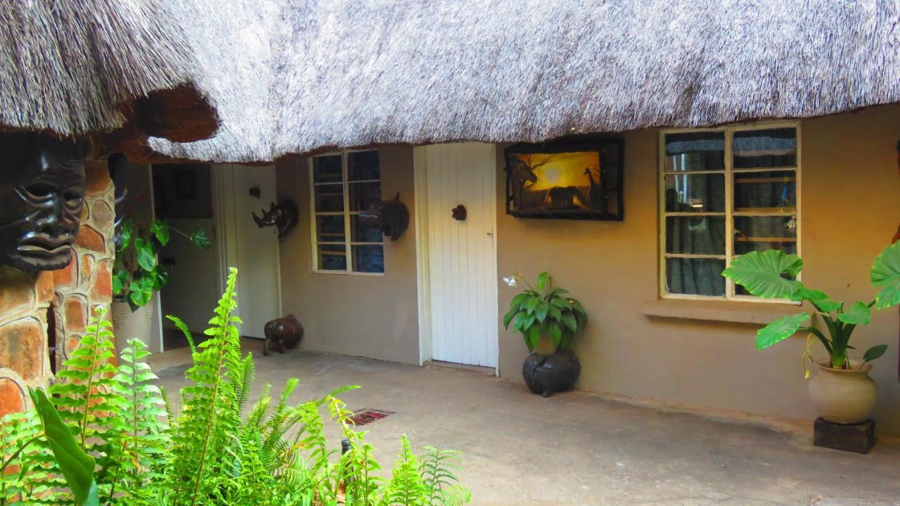Victoria Falls Backpackers Lodge Bagian luar foto