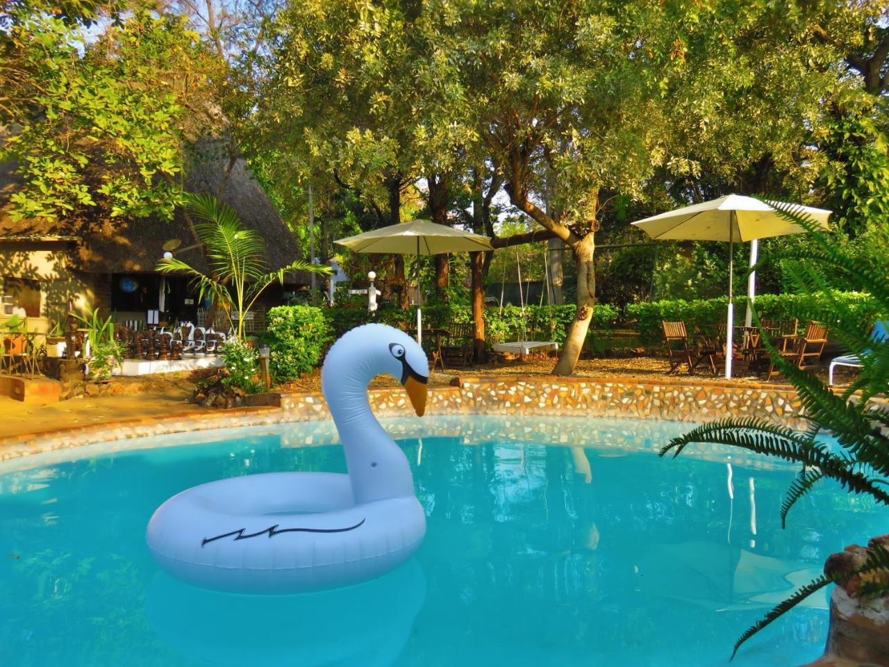 Victoria Falls Backpackers Lodge Bagian luar foto